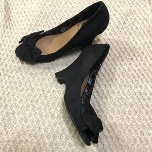 GUESS shoes